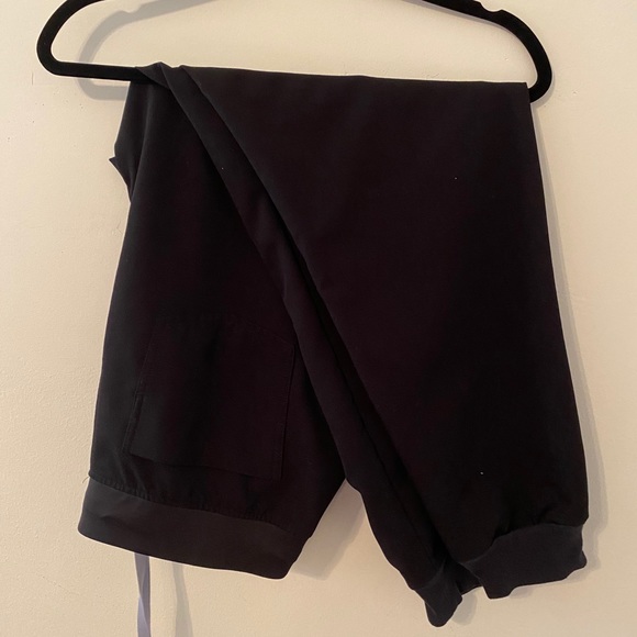 FIGS Large Black Zamora Jogger Pants - Picture 2 of 4